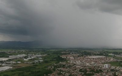 1 de 1 Tempo nebuloso, instável, fechado e com chuva no Vale do Paraíba