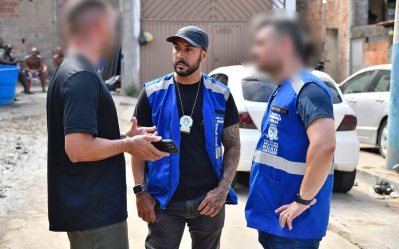 1 de 1 Cristiano Gaspar (ao centro) é o atual secretário de Ordem Urbana de Belford Roxo