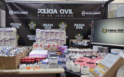 1 de 2 Polícia apreendeu canetas emagrecedoras em sala no Recreio