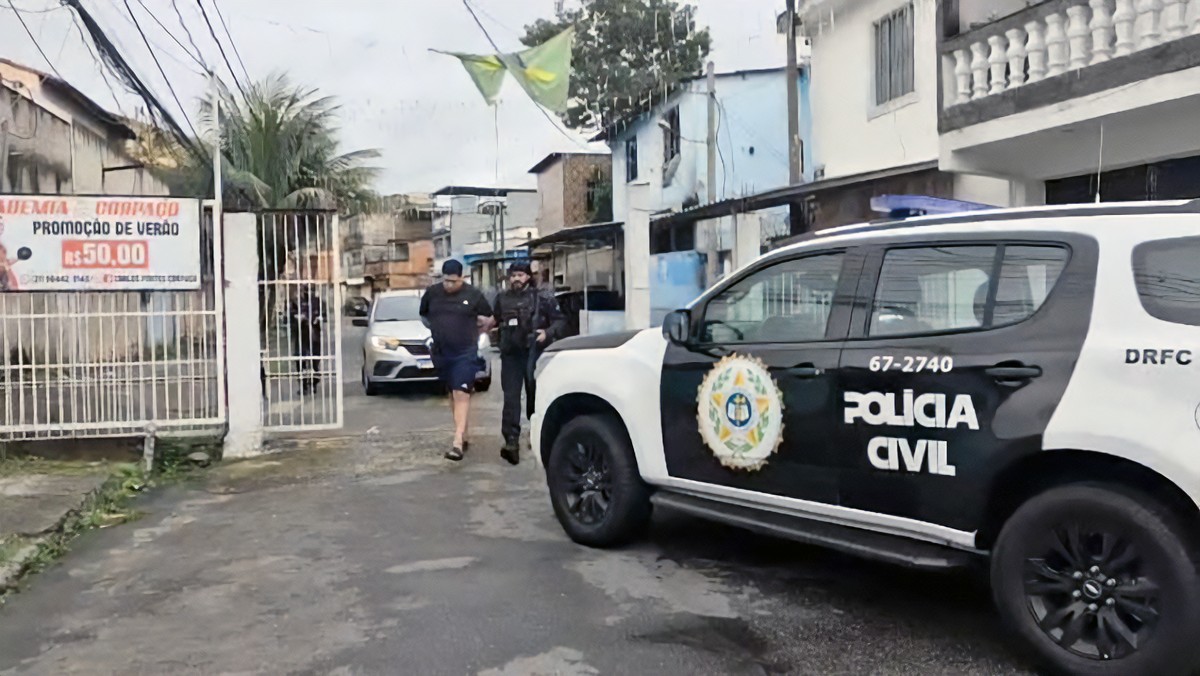 1 de 1 Policiais civis cumprem mandado na Operação Sentinela