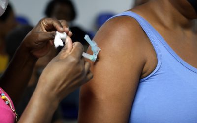 1 de 1 Aplicação de vacina em Salvador