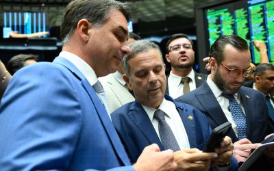 1 de 1 Rogério Marinho (PL-RN), Flávio Bolsonaro (PL-RJ) em imagem de arquivo