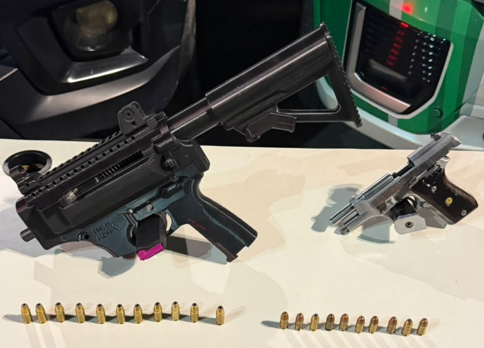 1 de 1 Armas apreendidas com suspeitos que morreram após troca de tiros com polícia em Sobral, no Ceará