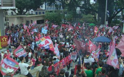 1 de 1 Ato a favor da reeleição de Lula ocorre no Centro de Florianópolis