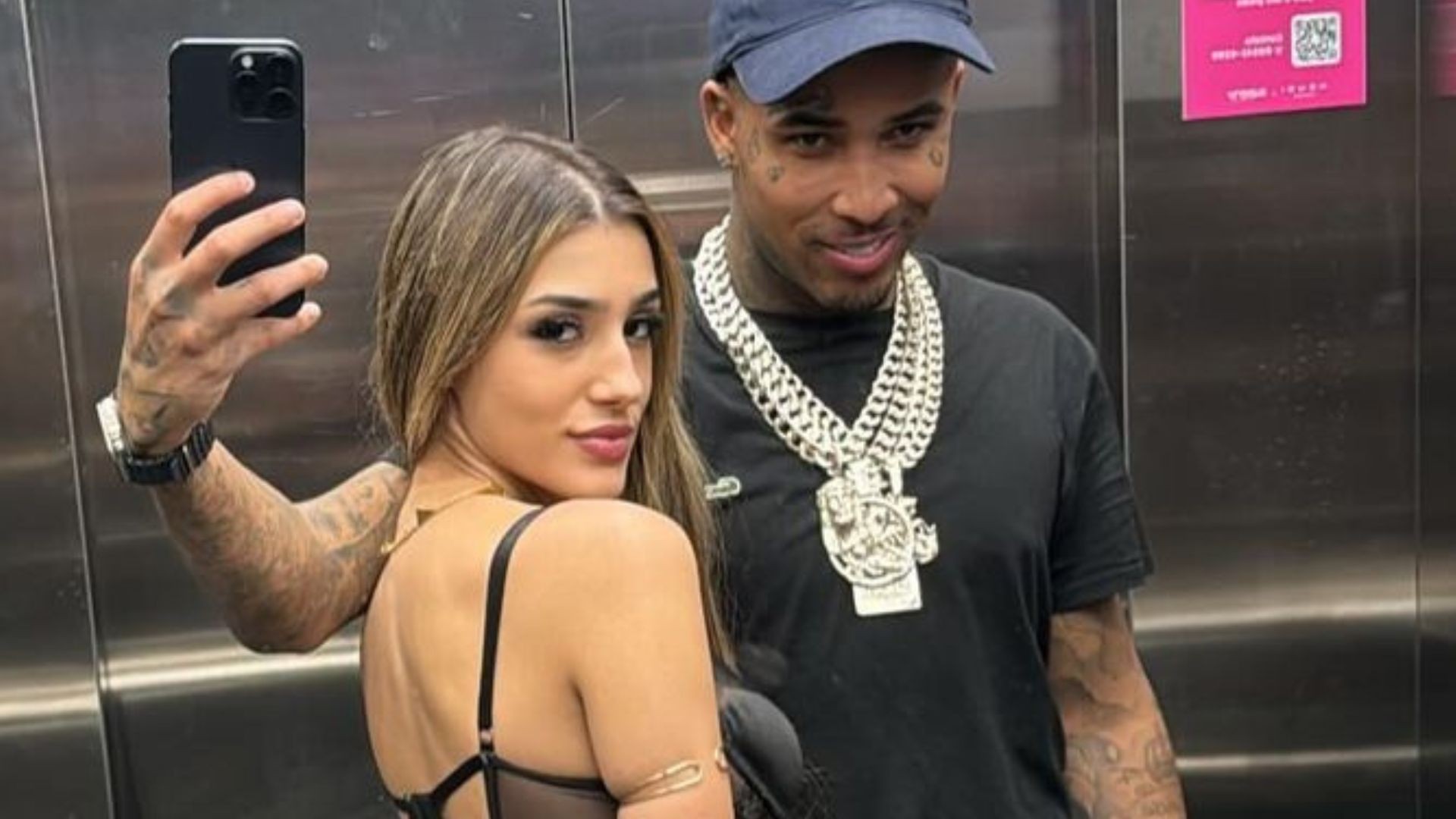 1 de 2 O influencer Samuel Sant’anna, conhecido nas redes como Gato Preto, e a namorada Bia Miranda, ex-a Fazenda.