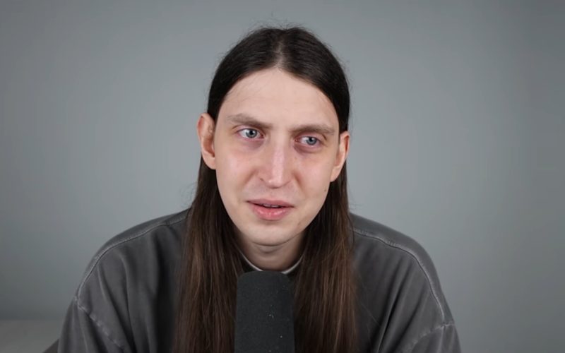 1 de 2 Felca no vídeo "fobia social".