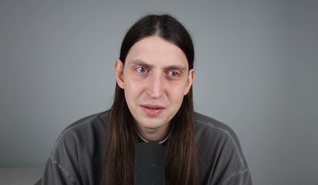 1 de 2 Felca no vídeo "fobia social".