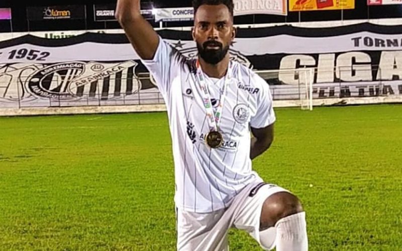 1 de 3 Dinda, capitão do Sporting, foi vítima de racismo.