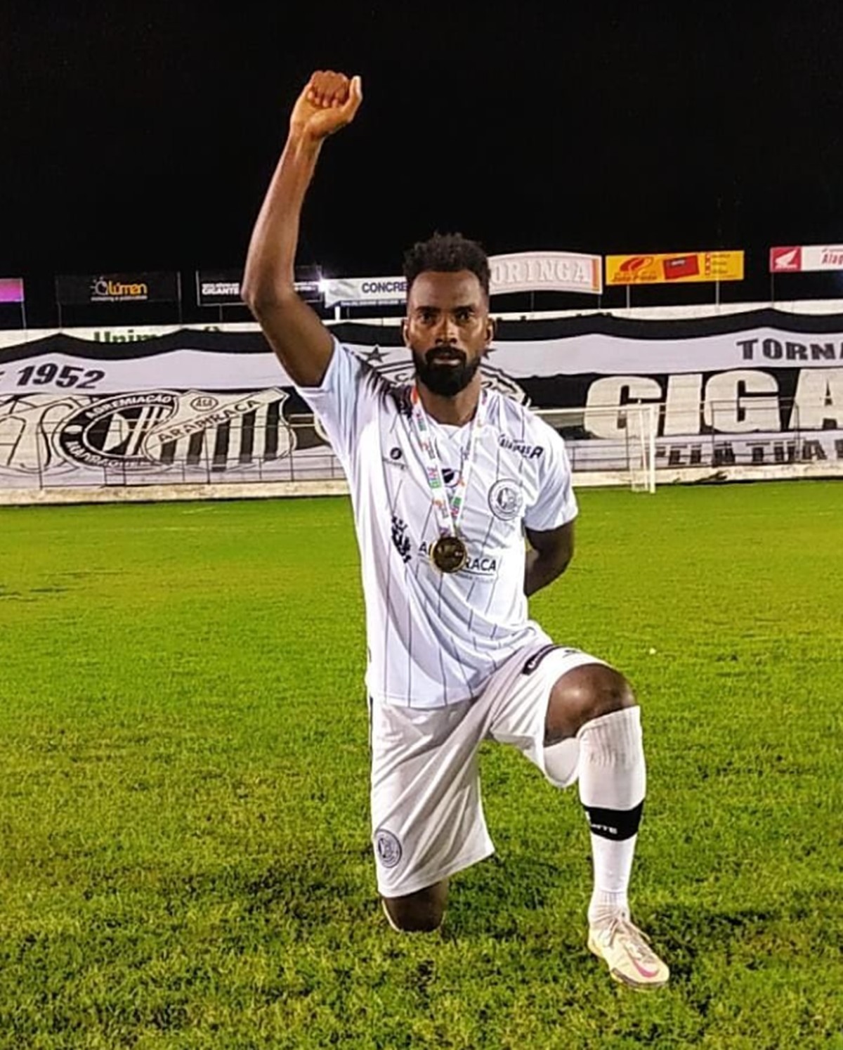 1 de 3 Dinda, capitão do Sporting, foi vítima de racismo.