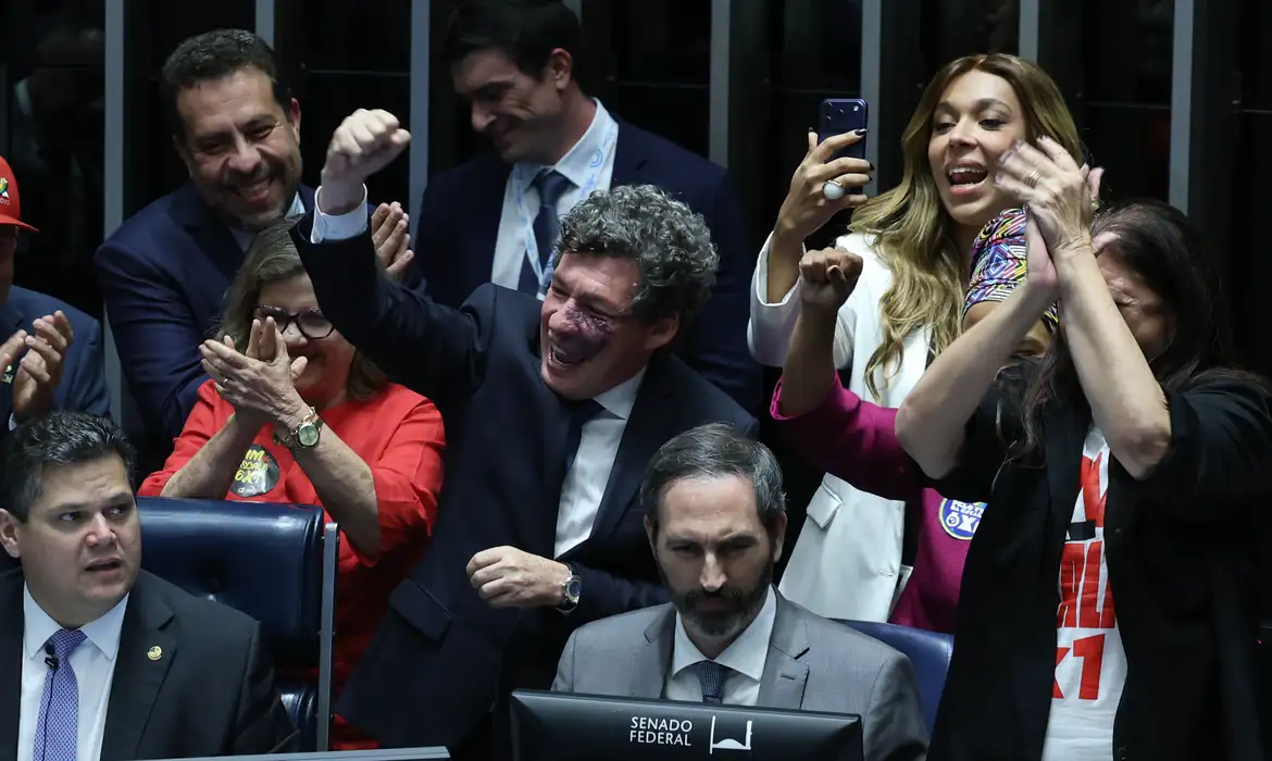 Fim da escala 6x1: quem paga a conta de um Brasil que não tem tempo para viver?