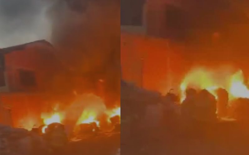 1 de 1 Depósito de reciclagem pega fogo em Teresina; bombeiros apontam suspeita de fogos de artifício
