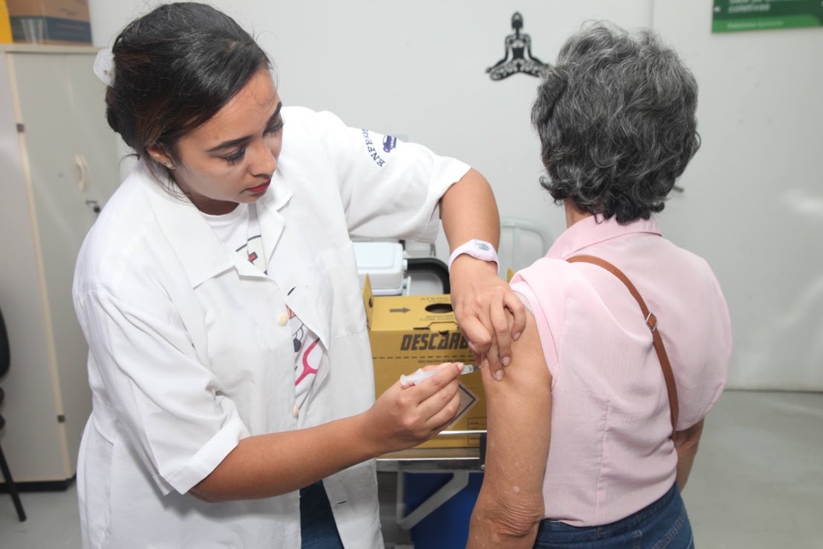 1 de 2 A programação do outubro rosa contempla quatro cidades da Baixada Santista.