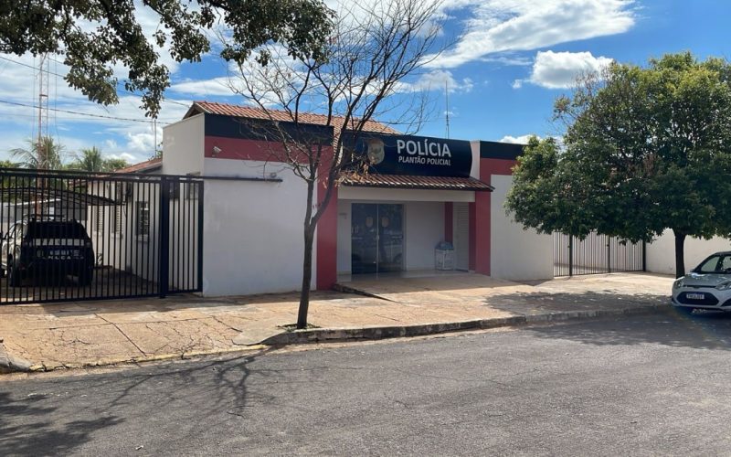 1 de 1 Delegacia Seccional de Polícia de Adamantina