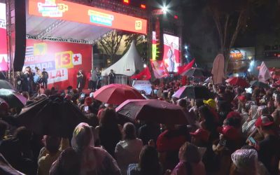 1 de 1 Manifestação em apoio ao candidato à reeleição Lula (PT) no Largo da Batata, em São Paulo.