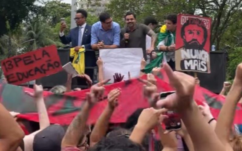 1 de 4 O influenciador Breno Café com Teu Pai fez provocações sobre a morte da vereadora Marielle Franco, assassinada em 2018.