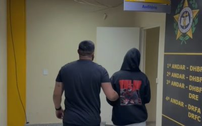 1 de 1 A mulher foi presa por ocultação de cadáver após confessar ter matado e esquartejado o companheiro, em Nova Iguaçu