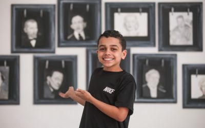 1 de 3 Lorenzo Dutra Xavier, de 11 anos, apresenta a primeira exposição autoral em Praia Grande, SP