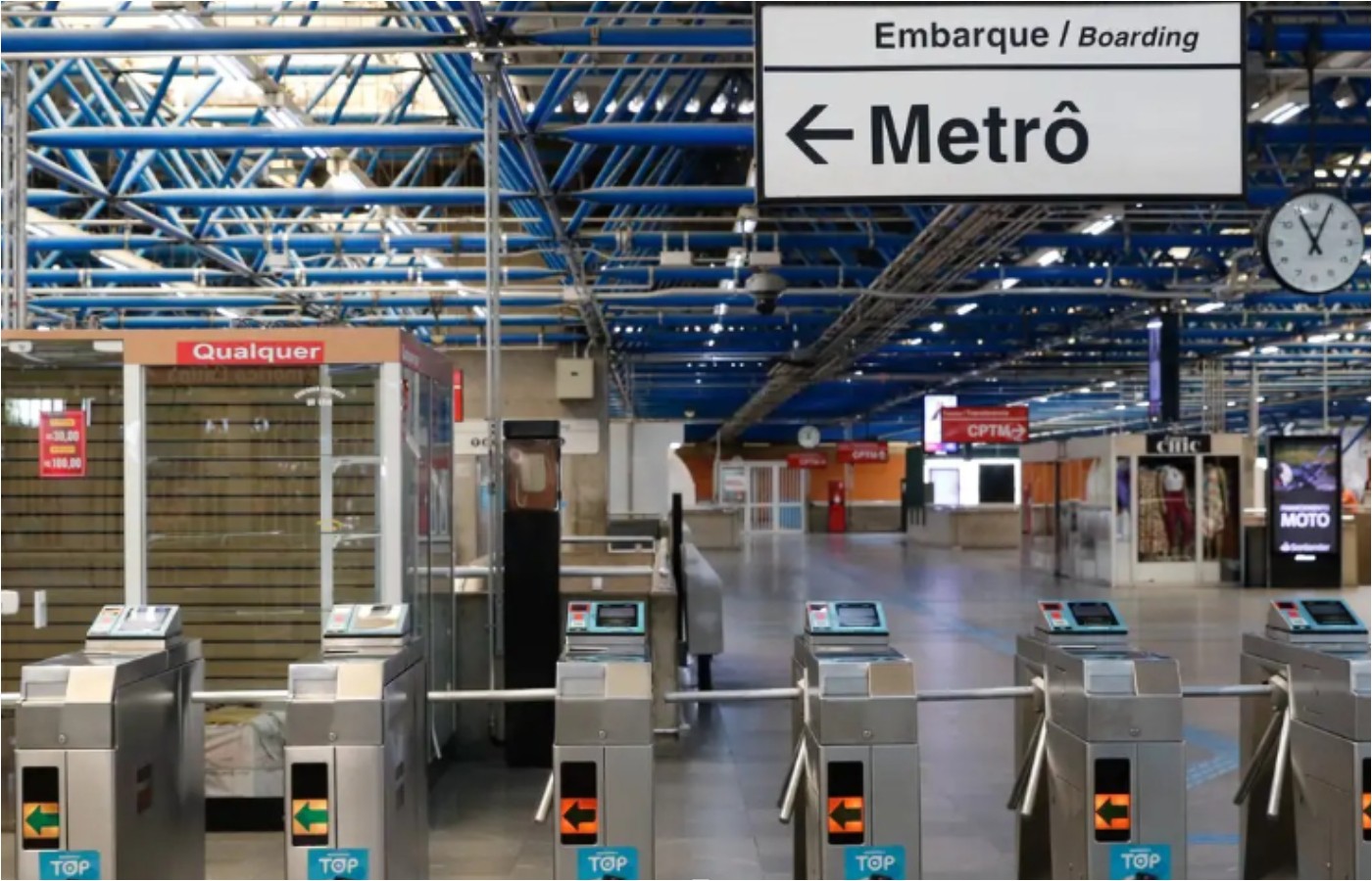 1 de 1 Metrô de SP passa a aceitar cartão de crédito e débito na catraca