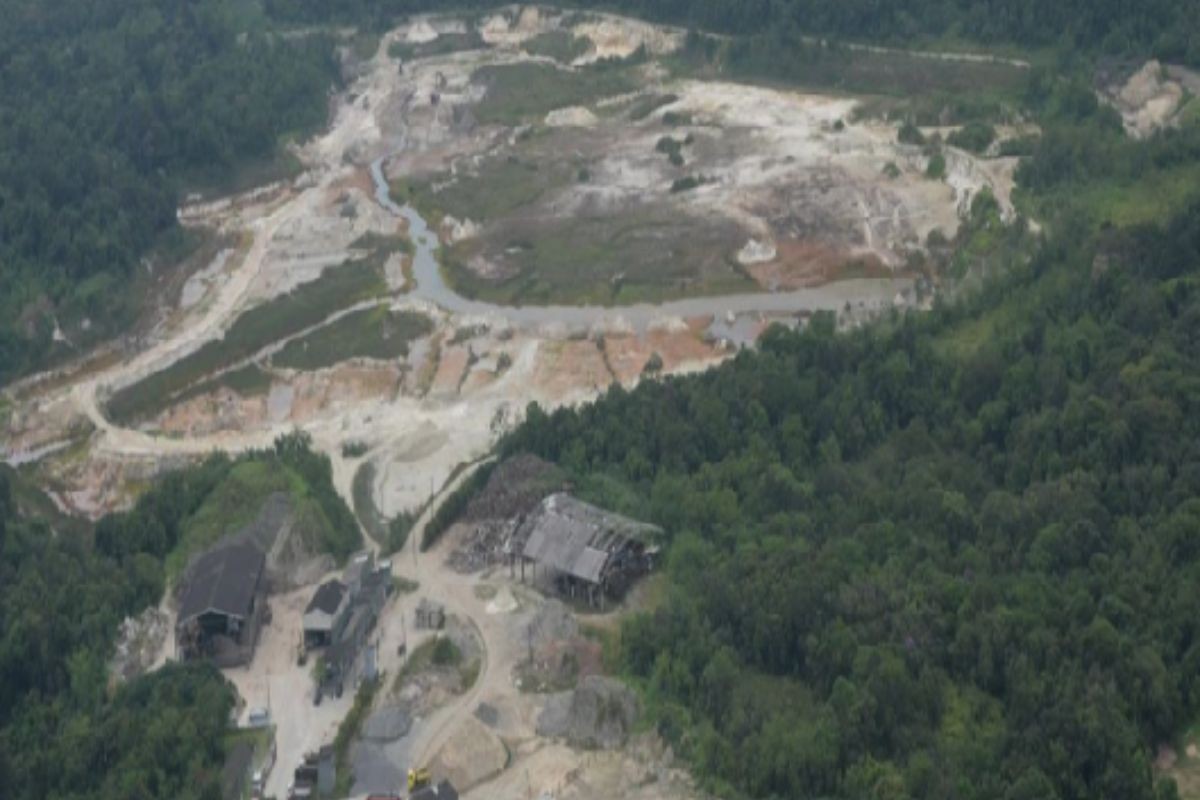 1 de 2 Justiça proibiu empresa de realizar intervenções em uma área de mineração em São Vicente, SP.
