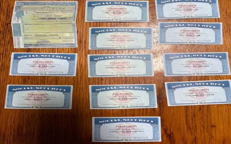 1 de 1 Procuradores federais em Boston acusaram Romulo Ferreira De Oliveira, de 39 anos, de falsificar cartões do Seguro Social e outros documentos de identificação para imigrantes ilegais