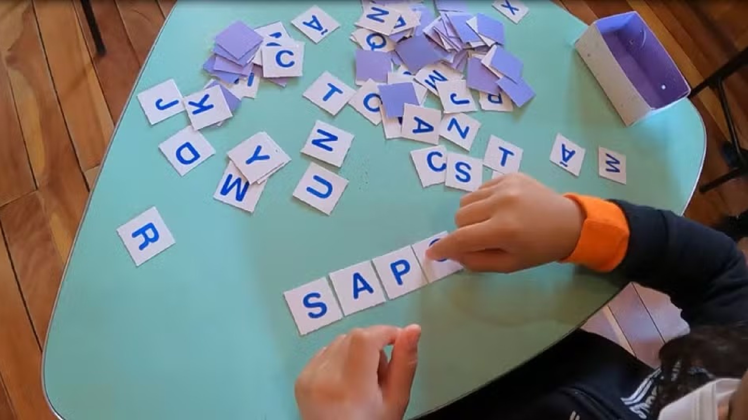 1 de 3 Leis oficializam políticas que garantem a alfabetização infantil em duas cidades da Baixada Santista.