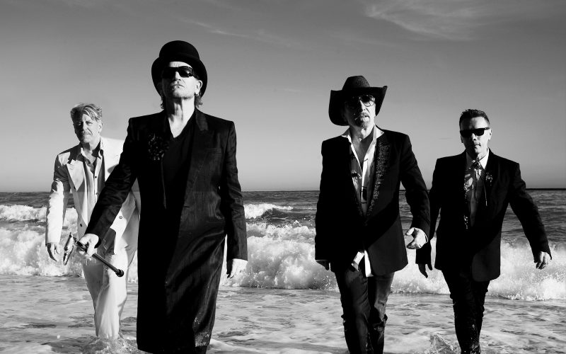 1 de 1 U2 anuncia 'Carnaval de Luz', álbum que tem Rosalía e dueto póstumo com Dolly Parton