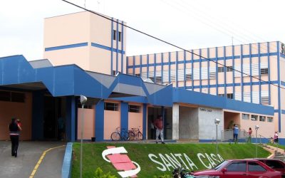 1 de 2 Santa Casa de Itararé (SP)