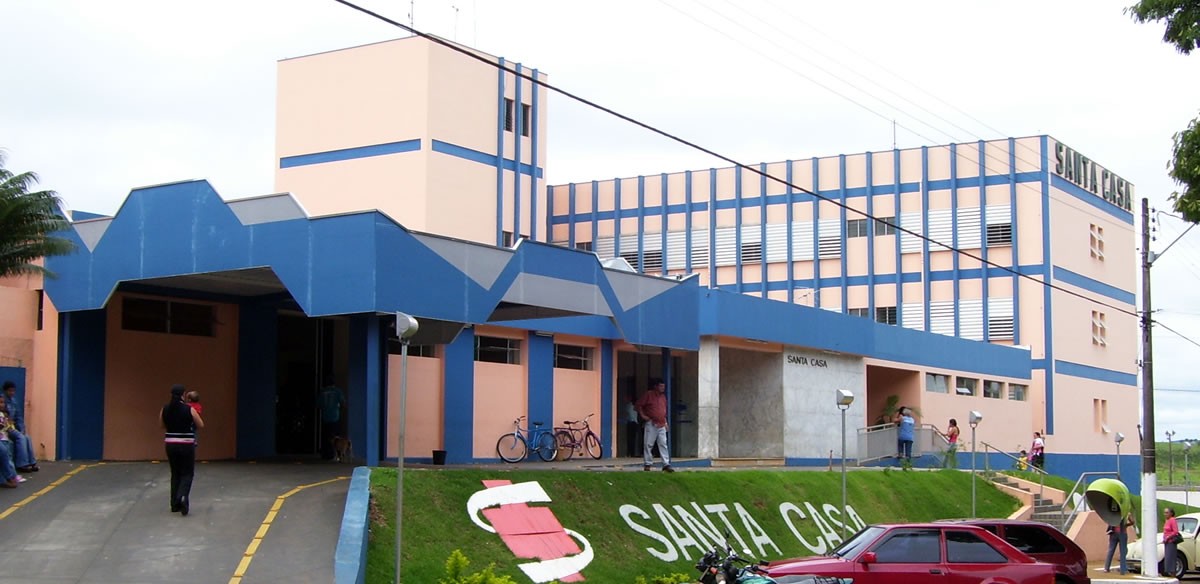 1 de 2 Santa Casa de Itararé (SP)