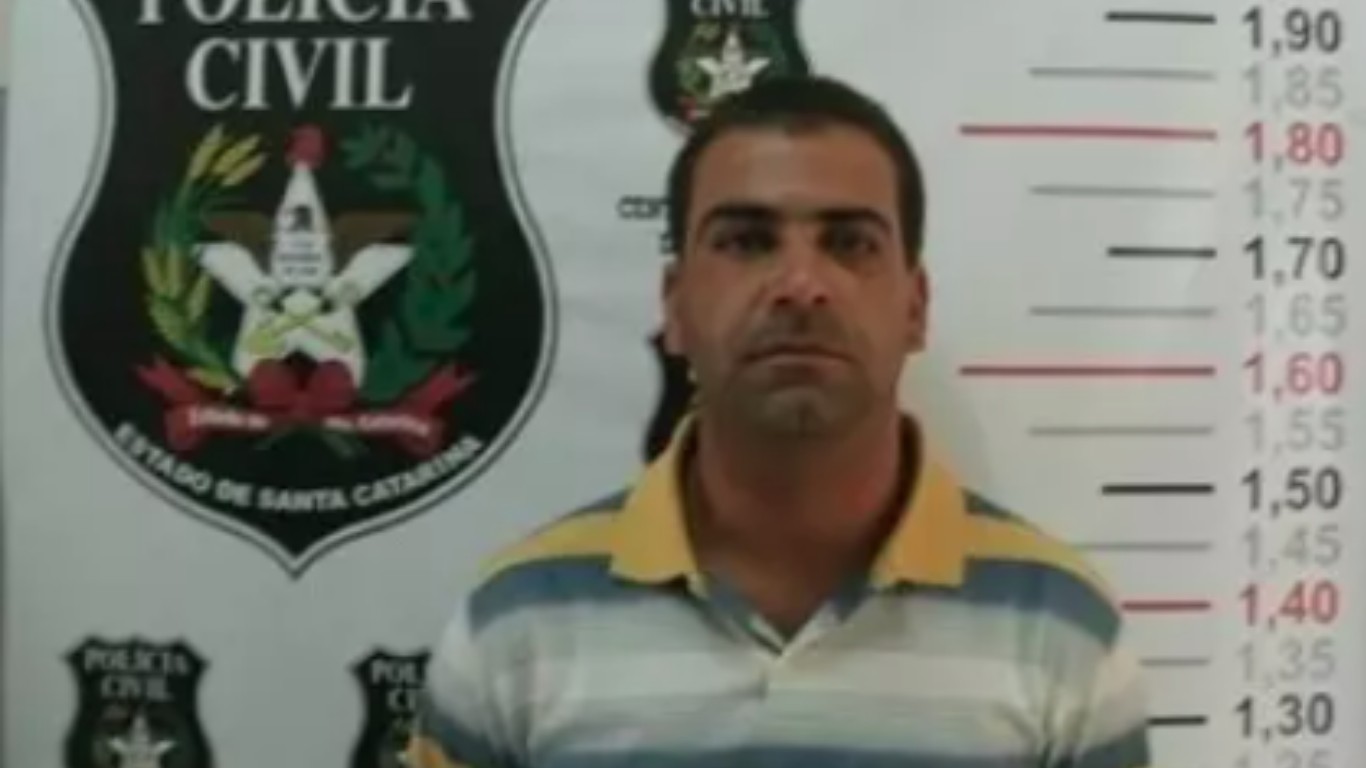 1 de 2 Foto mostra suspeito de sequestrar idosa em 2012
