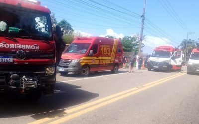 1 de 1 Motociclista fica gravemente ferida após acidente com carro em São Sebastião, SP