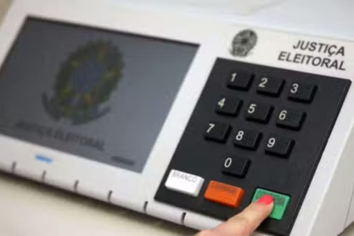 1 de 1 Urna eletrônica