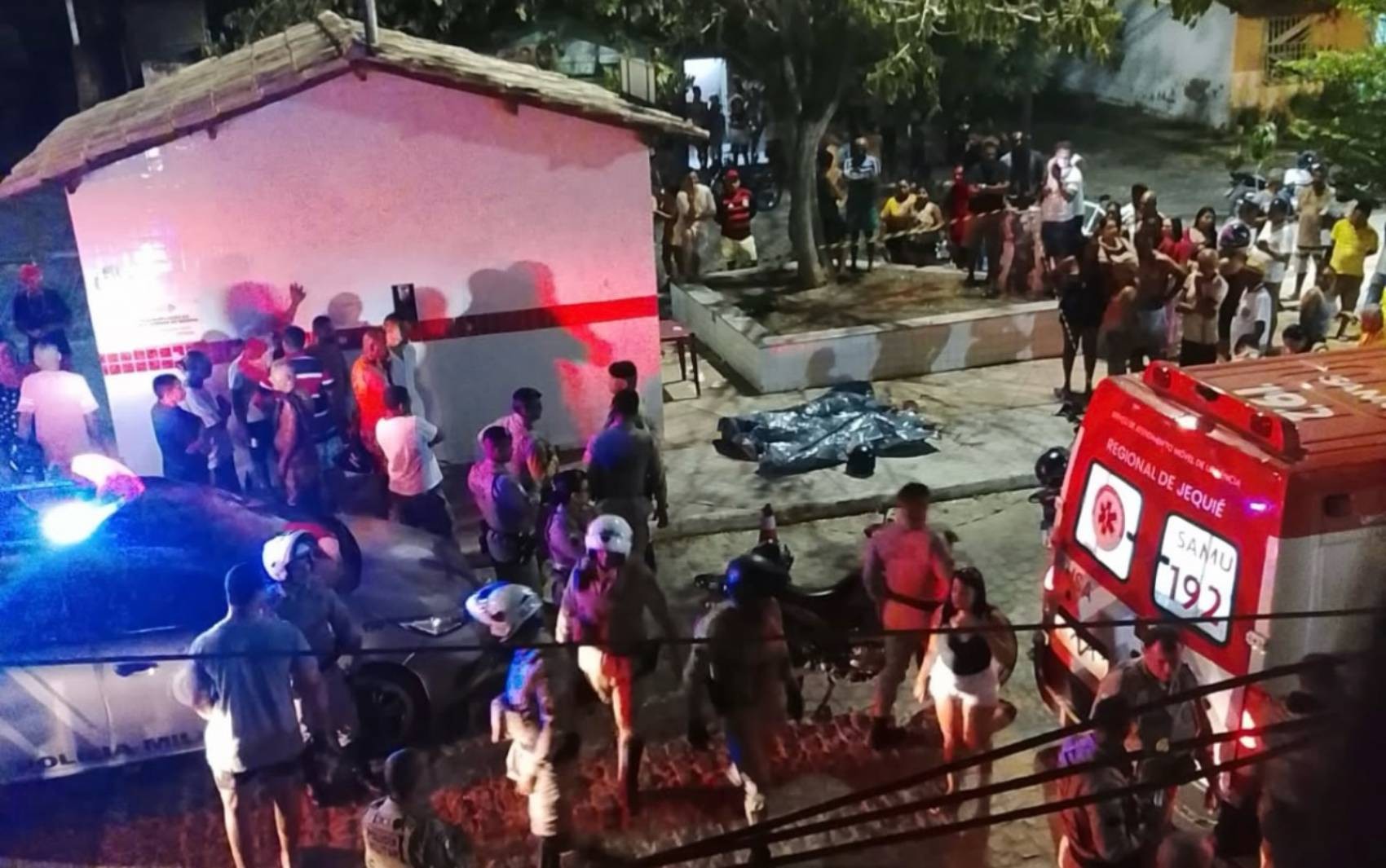 1 de 1 Dois morrem e um fica ferido em ataque a tiros no sudoeste da Bahia
