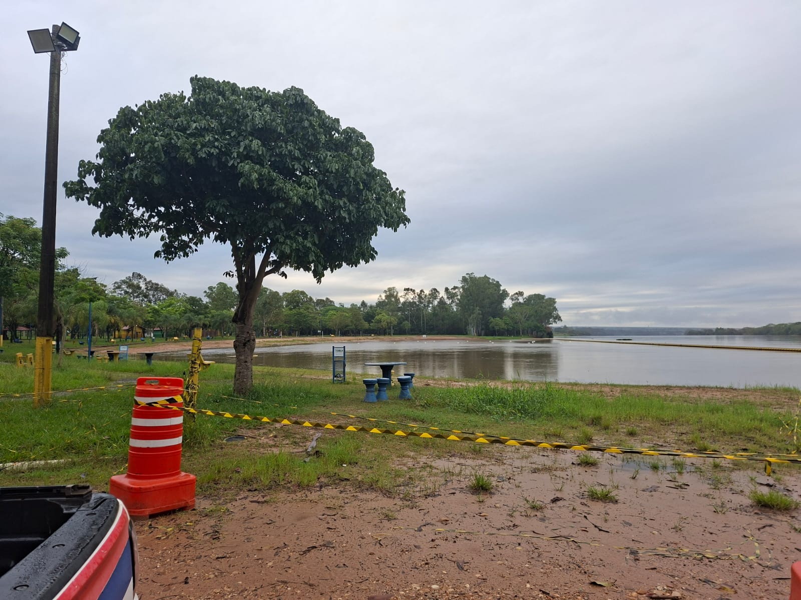 1 de 2 Defesa Civil interdita balneário por medida preventiva em Teodoro Sampaio (SP)
