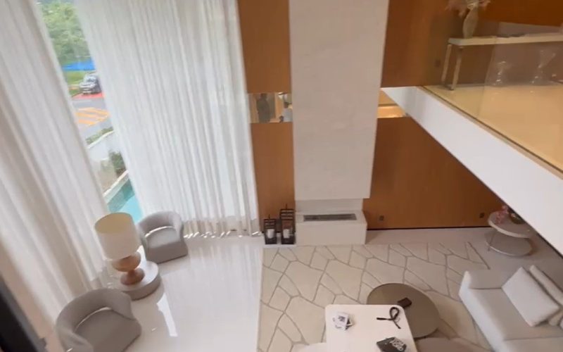 1 de 4 Casa de preso em operação da PF tem dois andares, com direito a piscina e lareira
