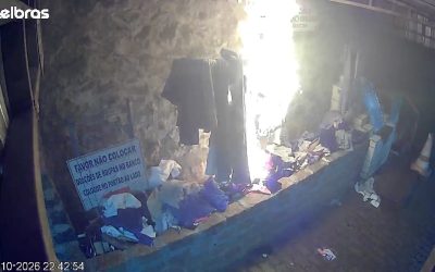 1 de 2 Polícia identificou dois adolescentes envolvidos no ocorrido