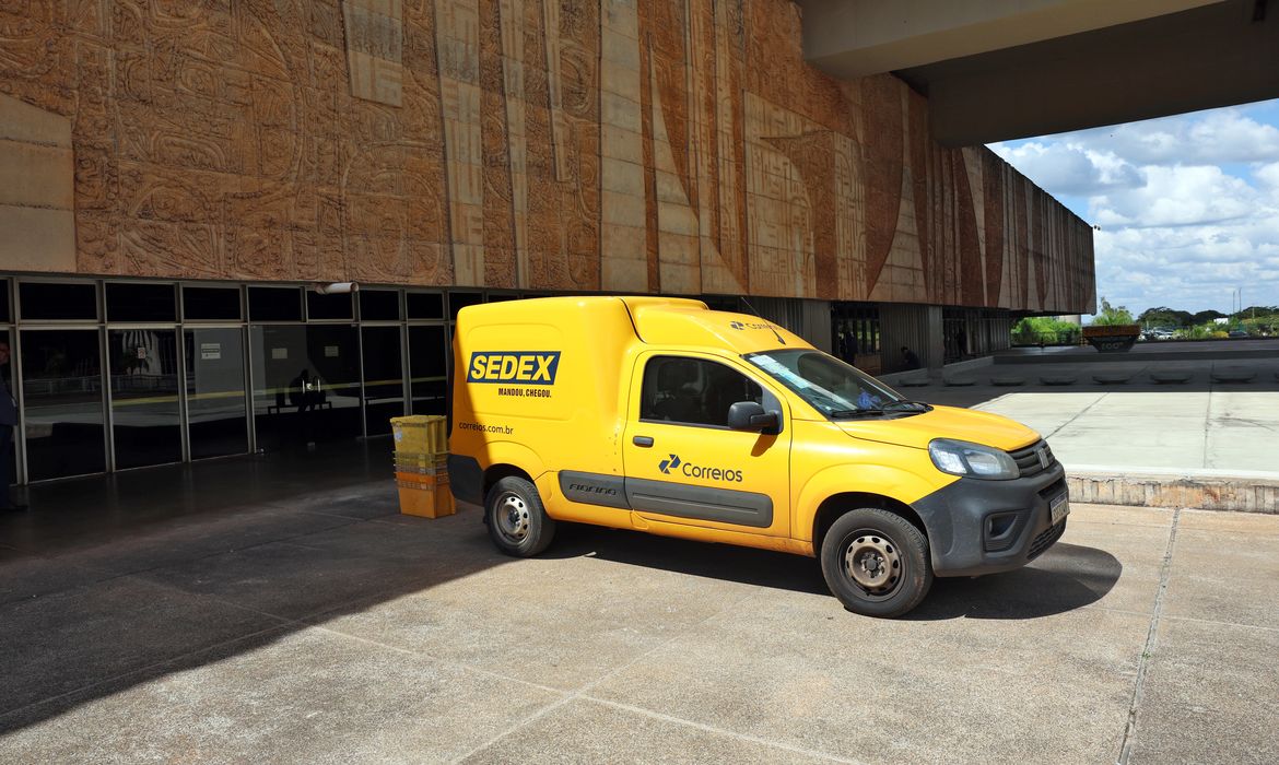 Carro do Correios.