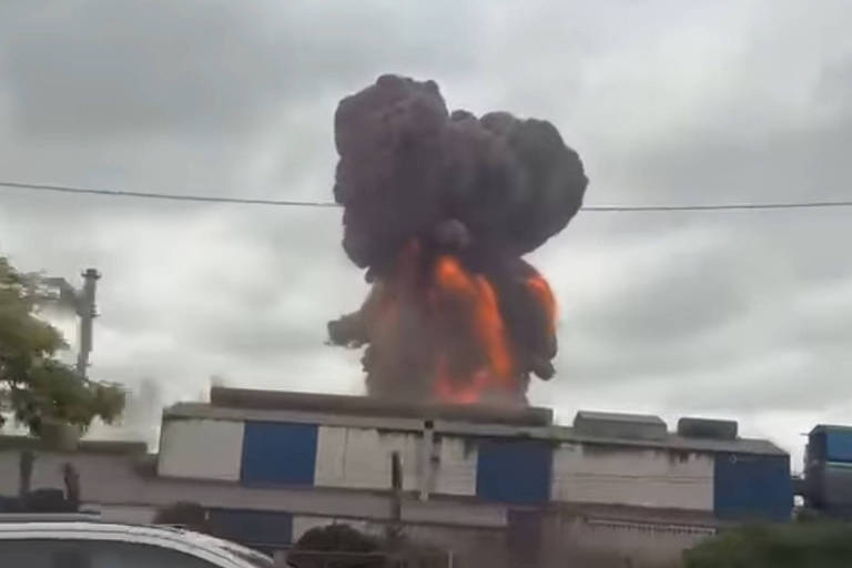 Fumaça em Volta Redonda (RJ) após explosão na CSN - Reprodução/VR Abandonada no Instagram