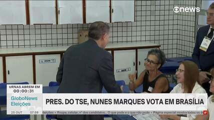 Presidente do TSE, Nunes Marques, vota em Brasília