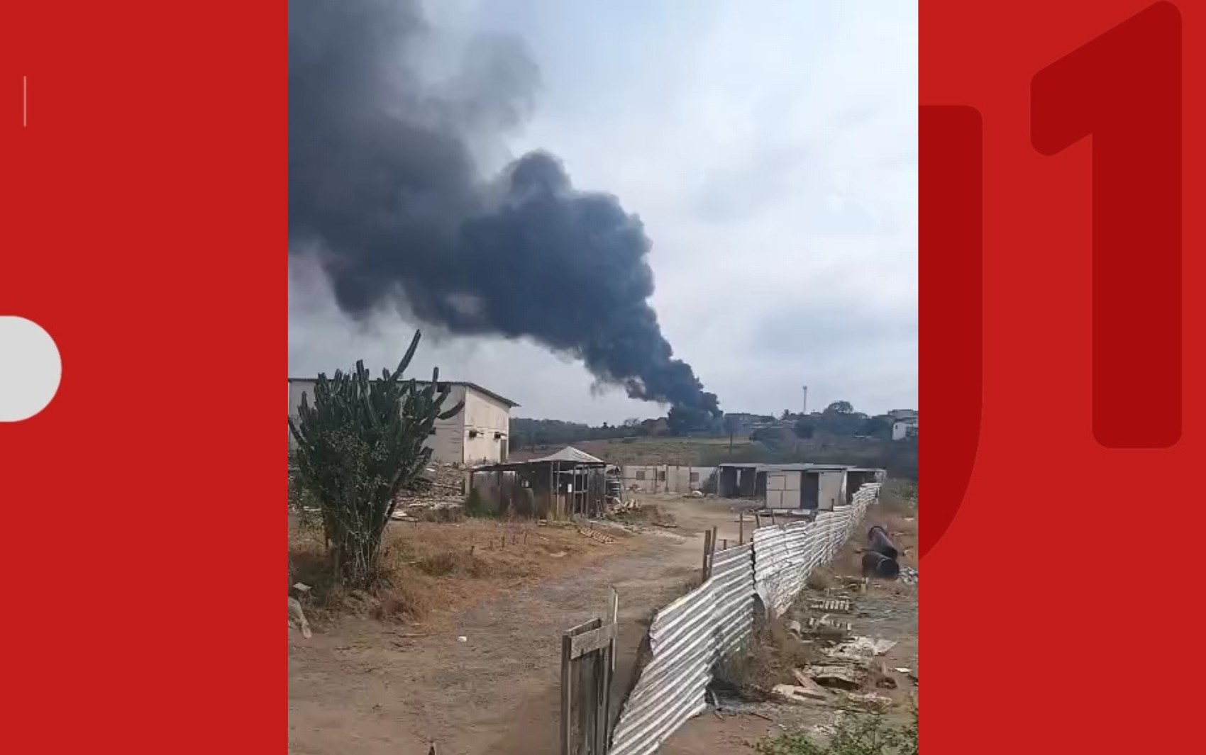 1 de 2 Incêndio atinge uma fábrica de velas