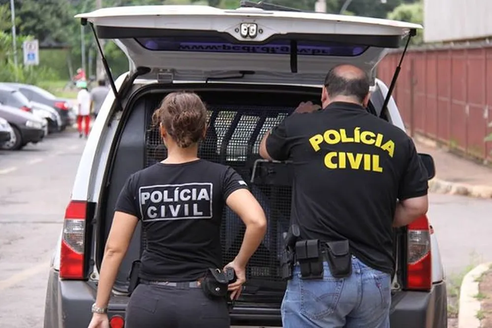 Polícia prende 2 com quase 2 toneladas de cobre e munição na Dutra
