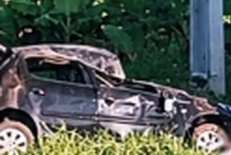Carro sai da pista e deixa um morto na BR-235, em Itabaiana.