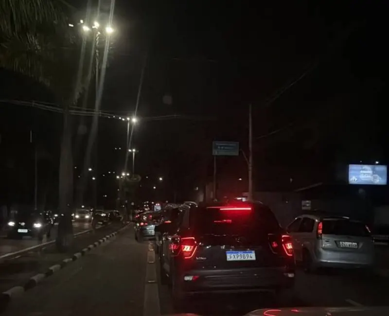 1 de 1 Pista da avenida João XXIII sentido César de Sousa ficou congestionada por causa de acidente