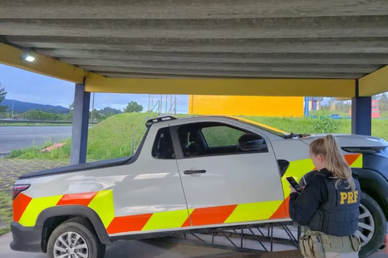 PRF recuperou caminhonete roubada em Minas Gerais