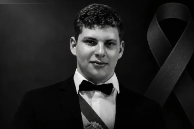 1 de 1 Carlos Ayslan Santos, de 16 anos, morreu após sofrer descarga elétrica em Tabira