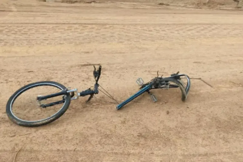 1 de 1 Motorista relatou que o ciclista atravessou repentinamente a pista