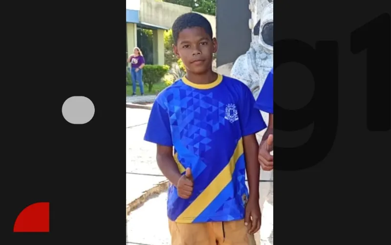 1 de 2 Menino de 11 anos foi morto a tiros após ter a casa invadida em Feira de Santana
