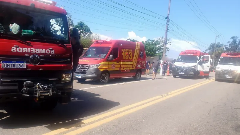 1 de 1 Motociclista fica gravemente ferida após acidente com carro em São Sebastião, SP