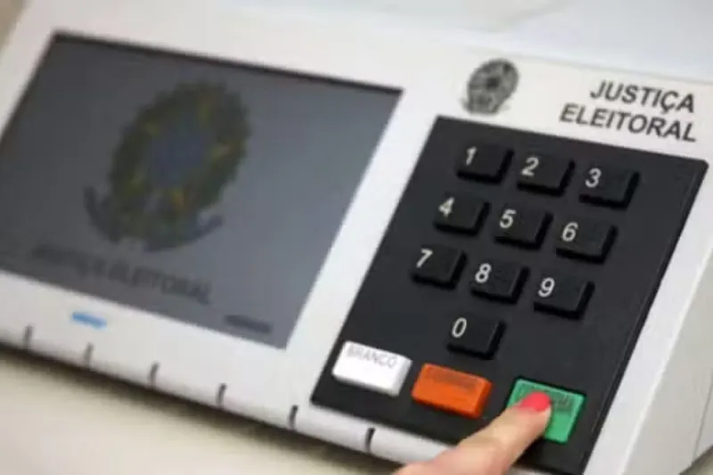 1 de 2 Urna Eletrônica
