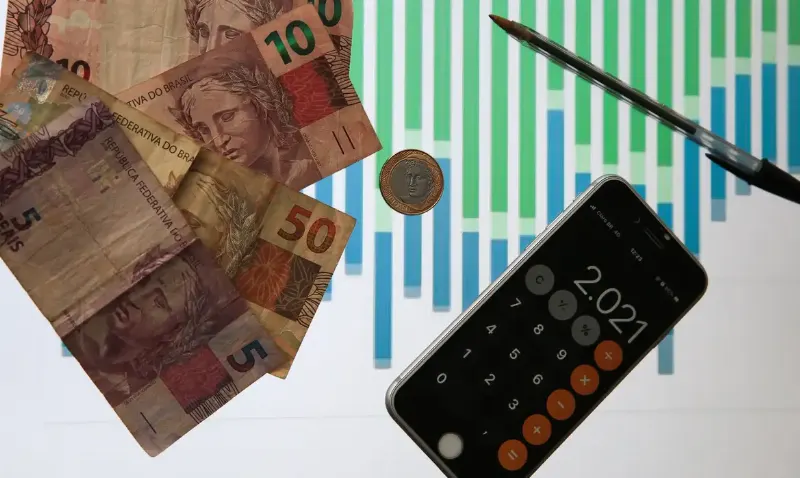 Taxas e economia brasileira