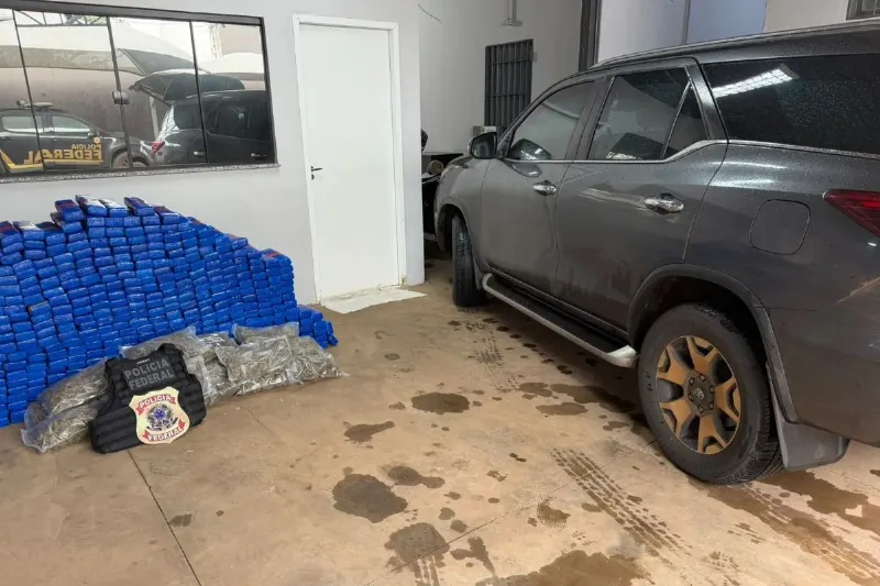 Polícia prende homem com drogas e carro roubado na fronteira do Brasil com o Paraguai